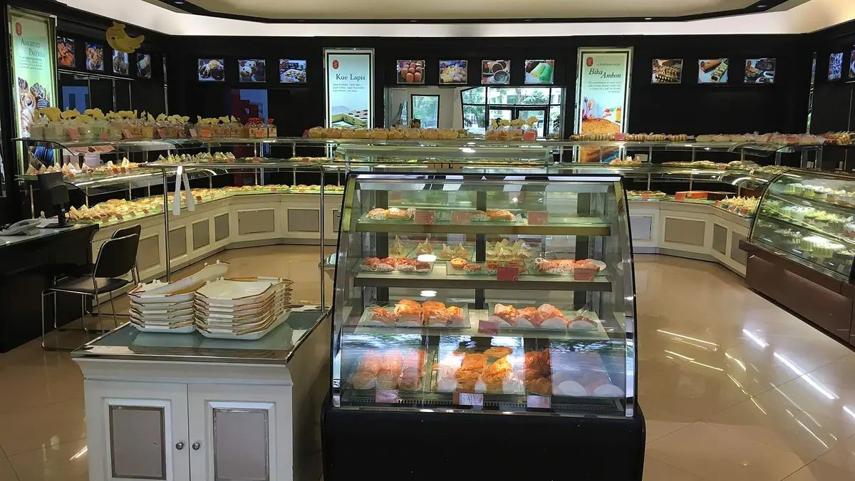 Laws Bakery – bakery in Winton, Worsley